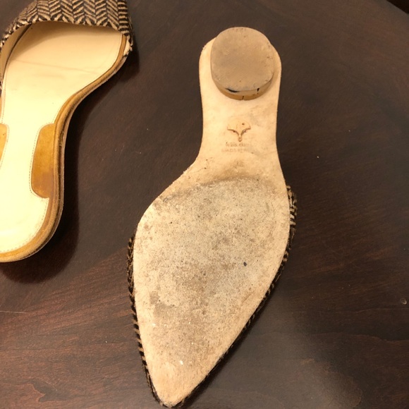 Chelsea Paris Pointed Fur Flat Shoes - Picture 8 of 9